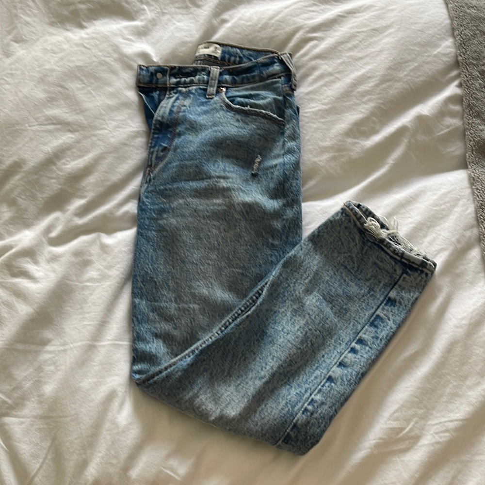 Abercrombie “The Mom” High-Rise, Acid Wash, Short Jeans